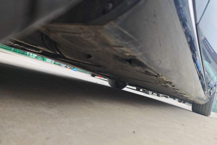 Used Audi A8 2014 A8L 45 TFSI quattro Comfort model Chassis Rear Right