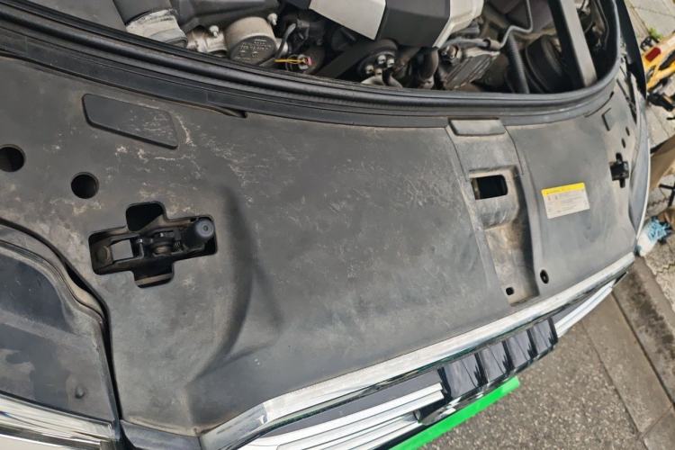 Used Audi A8 2014 A8L 45 TFSI quattro Comfort model Engine Bay