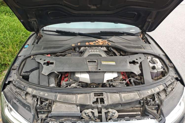 Used Audi A8 2014 A8L 45 TFSI quattro Comfort model Engine Bay