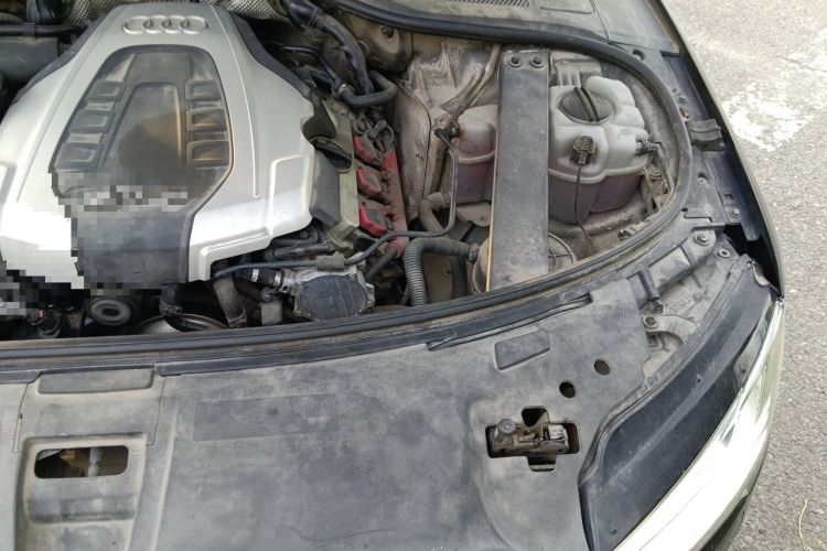 Used Audi A8 2014 A8L 45 TFSI quattro Comfort model Engine Bay Left
