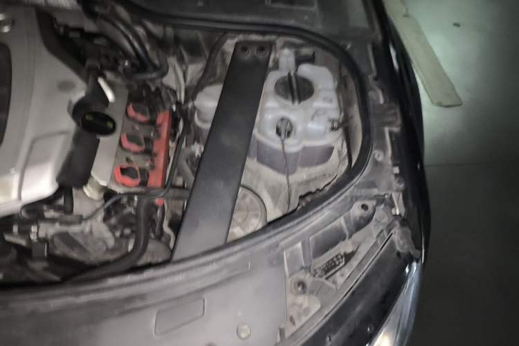 Used Audi A8 2014 A8L 45 TFSI quattro Luxury Model Engine Bay Left