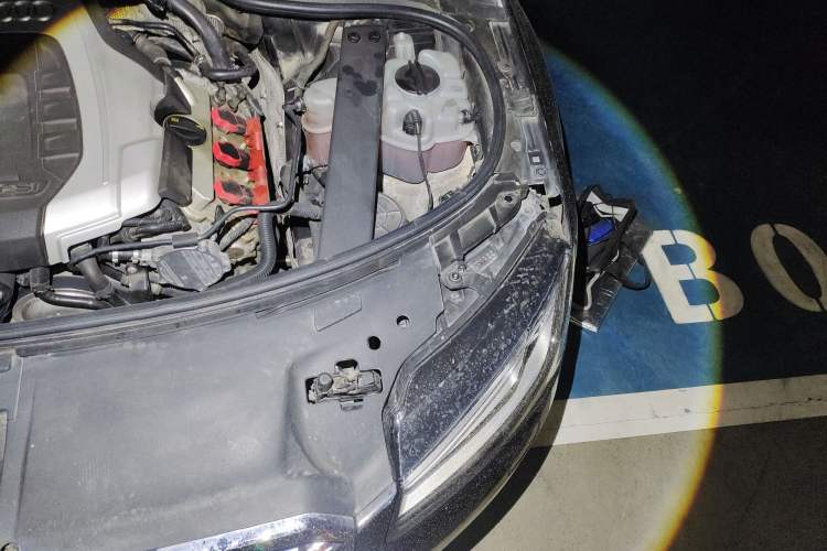 Used Audi A8 2014 A8L 45 TFSI quattro Luxury Model Engine Bay Left