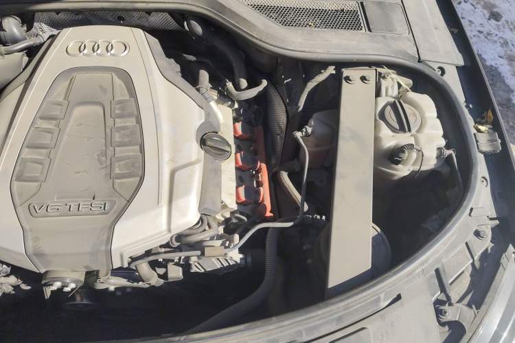 Used Audi A8 2014 A8L 45 TFSI quattro Comfort model Engine Bay Left
