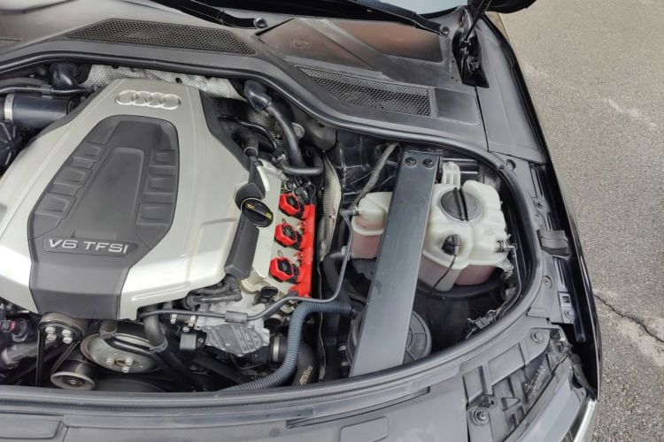 Used Audi A8 2014 A8L 45 TFSI quattro Comfort model Engine Bay Left