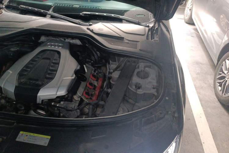 Used Audi A8 2014 A8L 45 TFSI quattro Comfort model Engine Bay Left