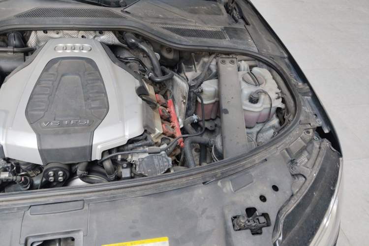 Used Audi A8 2014 A8L 45 TFSI quattro Comfort model Engine Bay Left