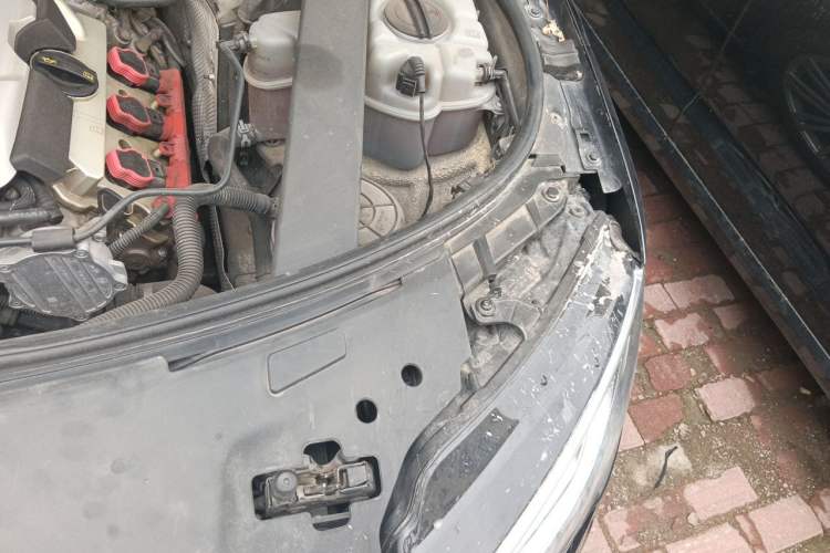 Used Audi A8 2014 A8L 45 TFSI quattro Luxury Model Engine Bay Left