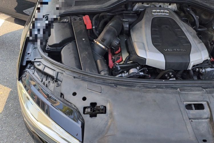 Used Audi A8 2014 A8L 45 TFSI quattro Comfort model Engine Bay Right