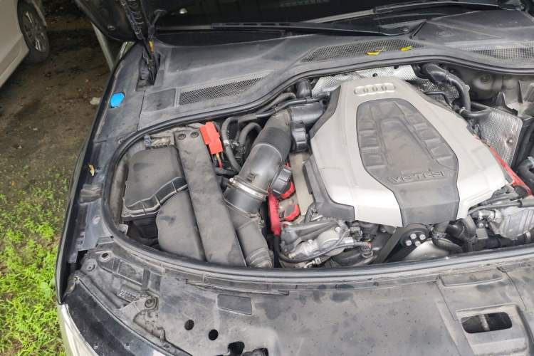 Used Audi A8 2014 A8L 45 TFSI quattro Luxury Model Engine Bay Right