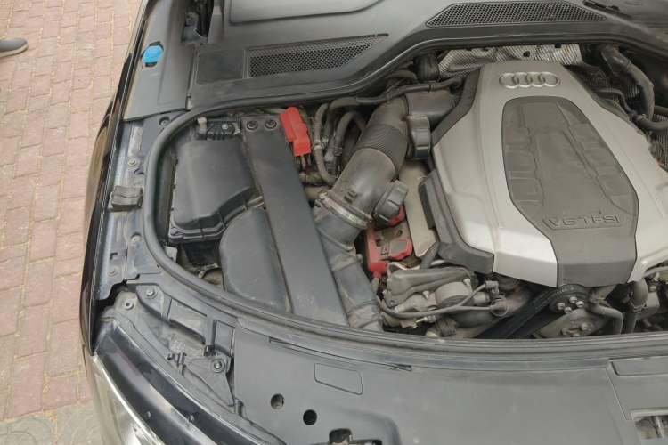 Used Audi A8 2014 A8L 45 TFSI quattro Comfort model Engine Bay Right