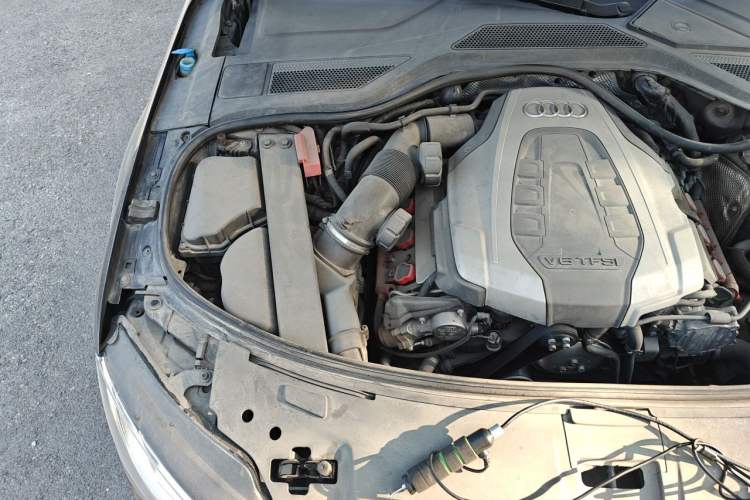 Used Audi A8 2014 A8L 45 TFSI quattro Comfort model Engine Bay Right