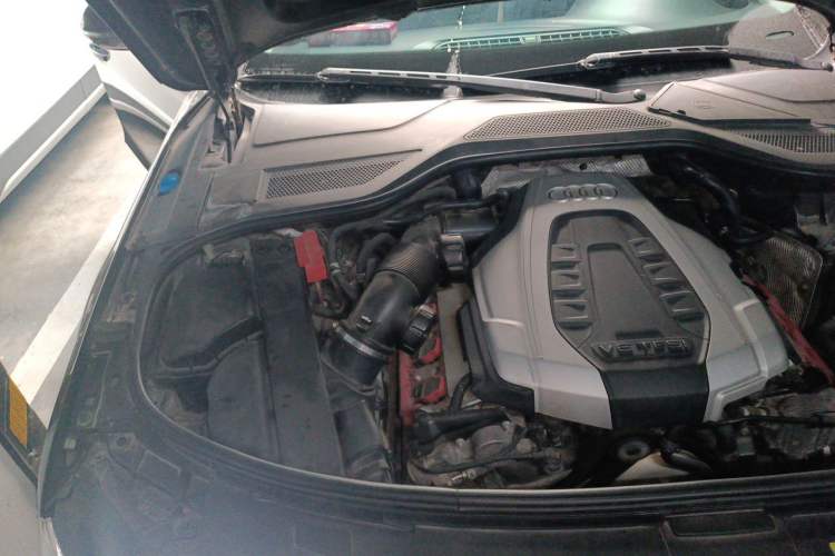 Used Audi A8 2014 A8L 45 TFSI quattro Comfort model Engine Bay Right