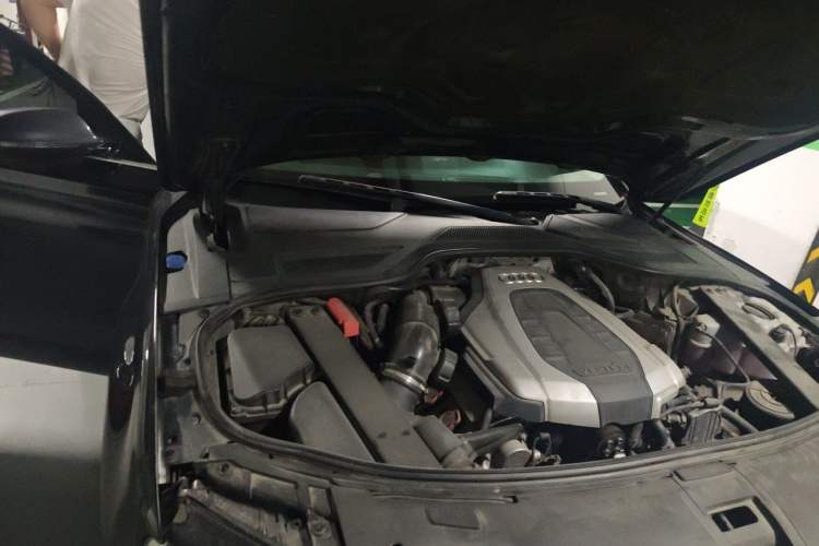Used Audi A8 2014 A8L 45 TFSI quattro Comfort model Engine Bay Right