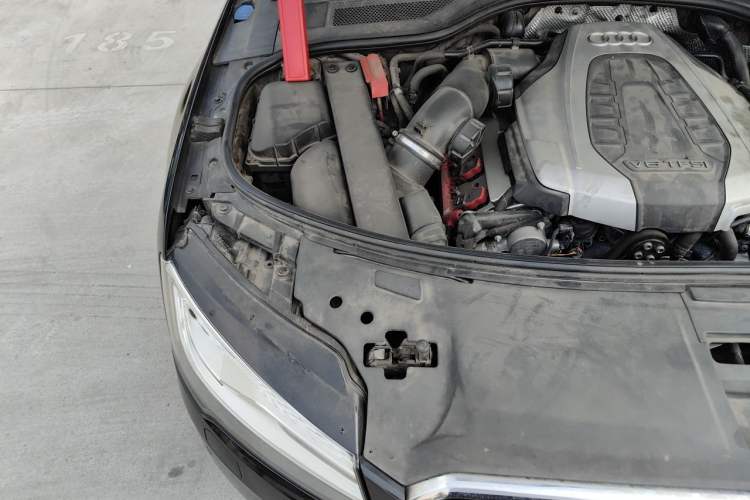 Used Audi A8 2014 A8L 45 TFSI quattro Comfort model Engine Bay Right