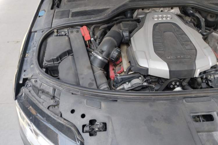Used Audi A8 2014 A8L 45 TFSI quattro Comfort model Engine Bay Right