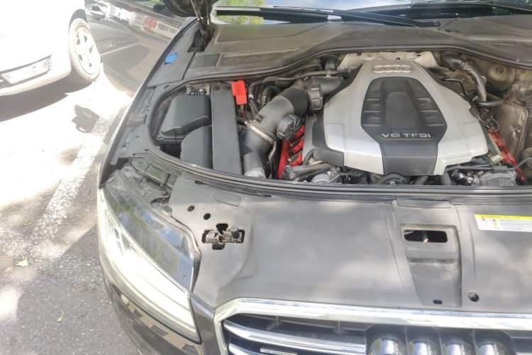 Used Audi A8 2014 A8L 45 TFSI quattro Comfort model Engine Bay Right