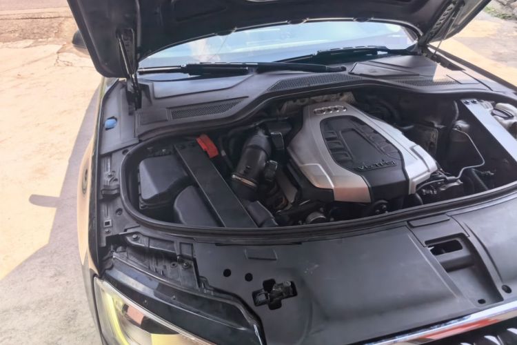 Used Audi A8 2014 A8L 45 TFSI quattro Comfort model Engine Bay Right