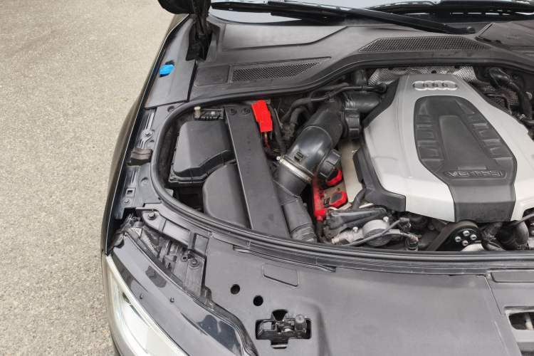 Used Audi A8 2014 A8L 45 TFSI quattro Comfort model Engine Bay Right