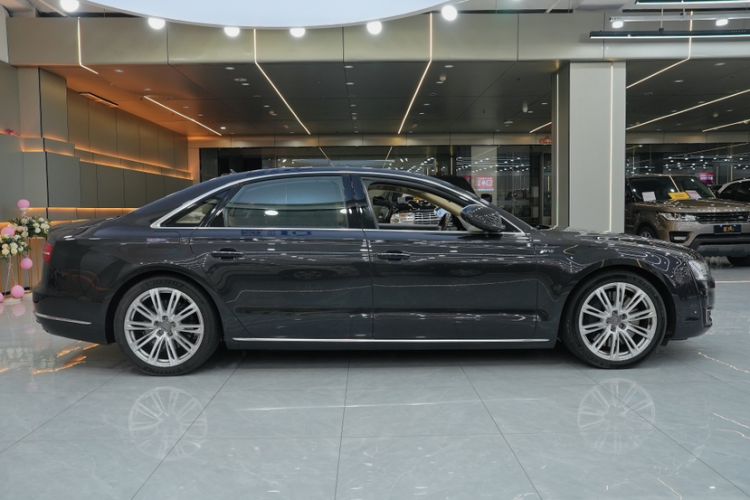 Used Audi A8 2014 A8L 6.3 FSI W12 quattro flagship model Exterior 2