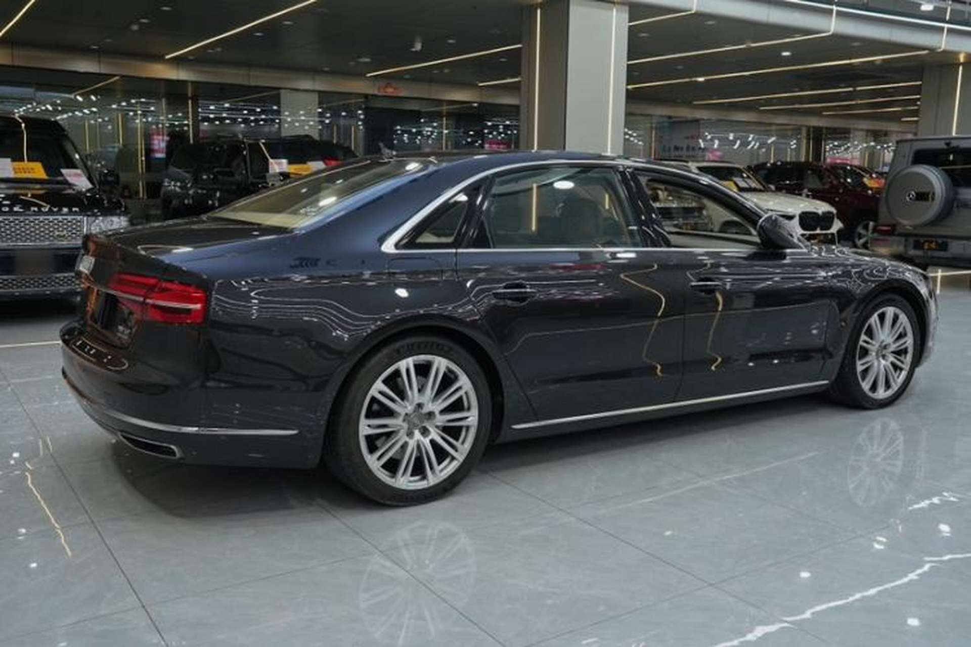 Used Audi A8 2014 A8L 6.3 FSI W12 quattro flagship model Exterior 5