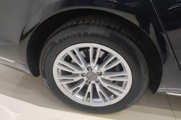 Used Audi A8 2014 A8L 45 TFSI quattro Comfort model Exterior 5