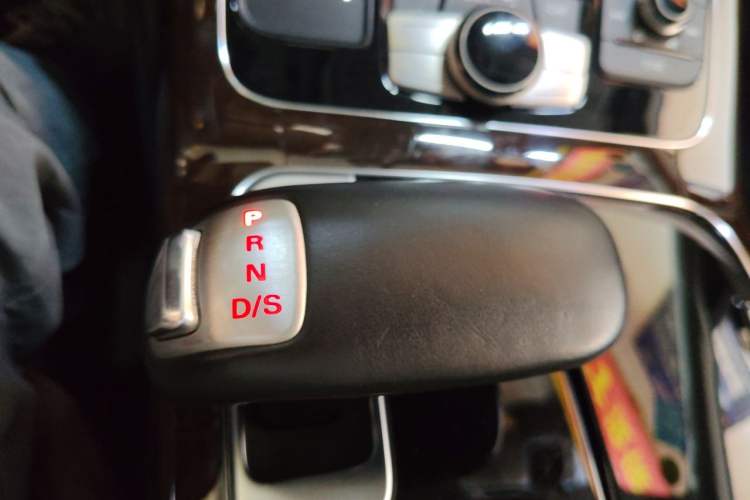 Used Audi A8 2014 A8L 45 TFSI quattro Luxury Model Gear Lever