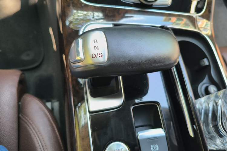 Used Audi A8 2014 A8L 45 TFSI quattro Comfort model Gear Lever