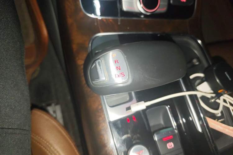 Used Audi A8 2014 A8L 45 TFSI quattro Comfort model Gear Lever