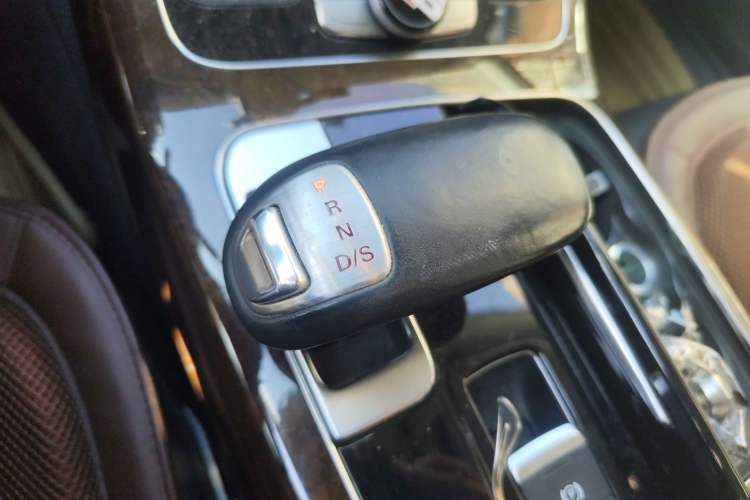 Used Audi A8 2014 A8L 45 TFSI quattro Comfort model Gear Lever