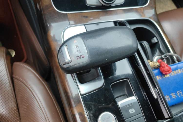 Used Audi A8 2014 A8L 45 TFSI quattro Comfort model Gear Lever