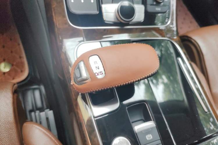 Used Audi A8 2014 A8L 45 TFSI quattro Comfort model Gear Lever
