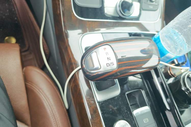 Used Audi A8 2014 A8L 45 TFSI quattro Comfort model Gear Lever