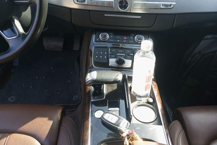 Used Audi A8 2014 A8L 45 TFSI quattro Comfort model Gear Lever