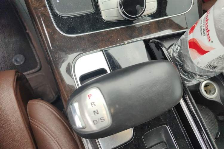 Used Audi A8 2014 A8L 45 TFSI quattro Comfort model Gear Lever