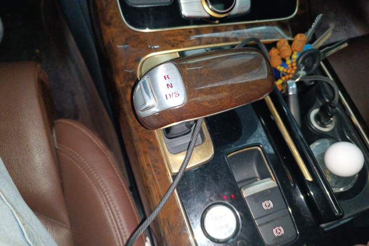 Used Audi A8 2014 A8L 45 TFSI quattro Comfort model Gear Lever