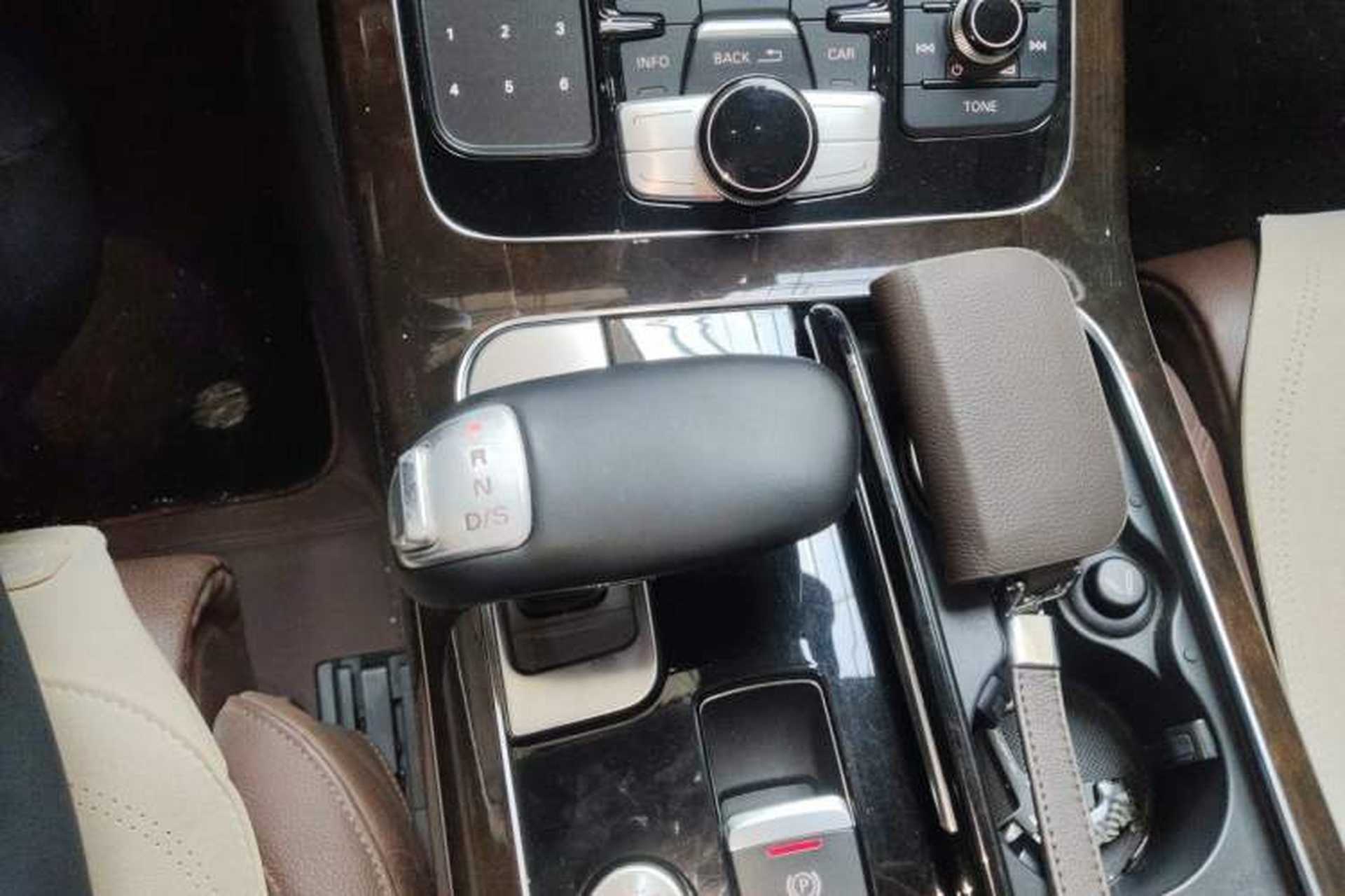 Used Audi A8 2014 A8L 45 TFSI quattro Comfort model Gear Lever
