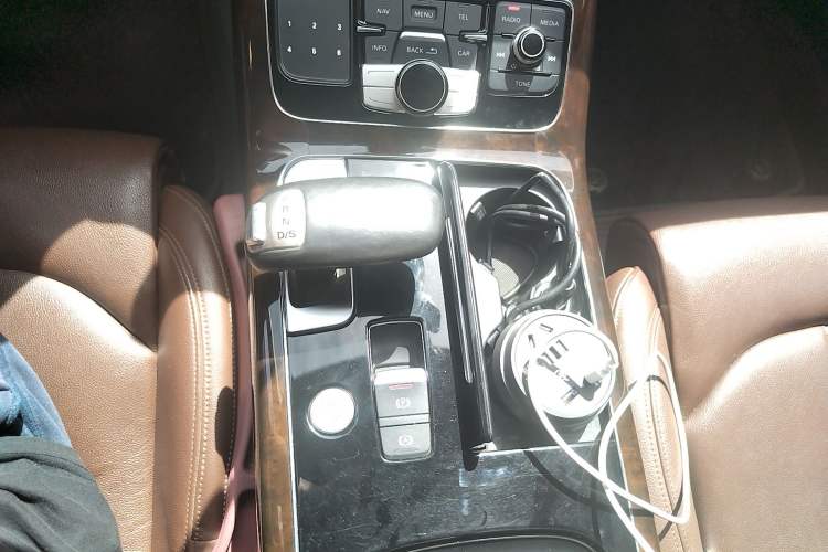 Used Audi A8 2014 A8L 45 TFSI quattro Comfort model Gear Lever