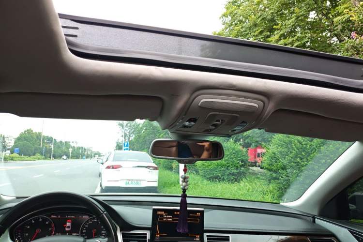 Used Audi A8 2014 A8L 45 TFSI quattro Comfort model Headliner