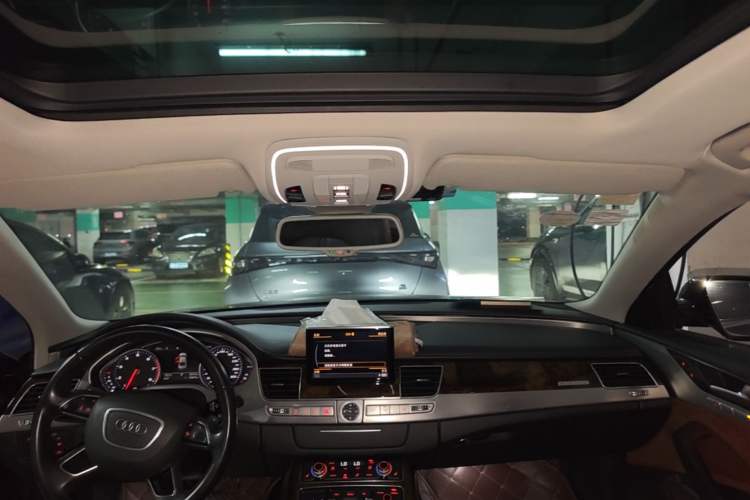 Used Audi A8 2014 A8L 45 TFSI quattro Comfort model Headliner