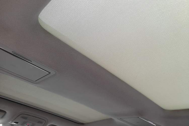 Used Audi A8 2014 A8L 45 TFSI quattro Comfort model Headliner