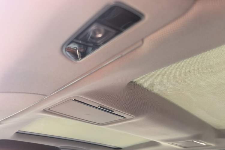 Used Audi A8 2014 A8L 45 TFSI quattro Comfort model Headliner