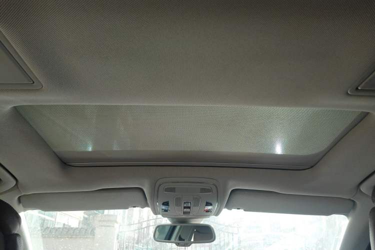Used Audi A8 2014 A8L 45 TFSI quattro Comfort model Headliner