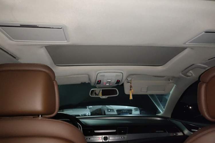Used Audi A8 2014 A8L 45 TFSI quattro Comfort model Headliner