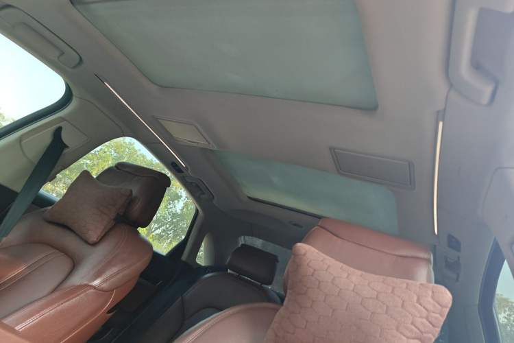 Used Audi A8 2014 A8L 45 TFSI quattro Comfort model Headliner