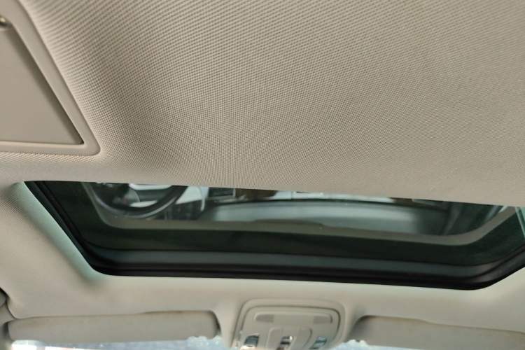 Used Audi A8 2014 A8L 45 TFSI quattro Comfort model Headliner