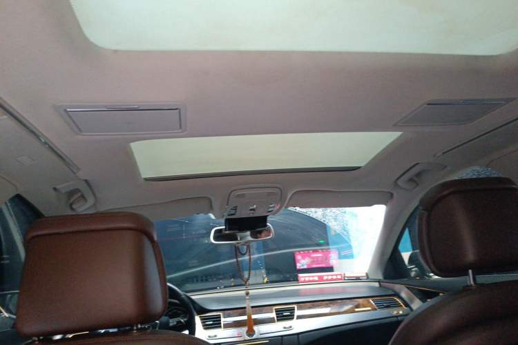 Used Audi A8 2014 A8L 45 TFSI quattro Comfort model Headliner
