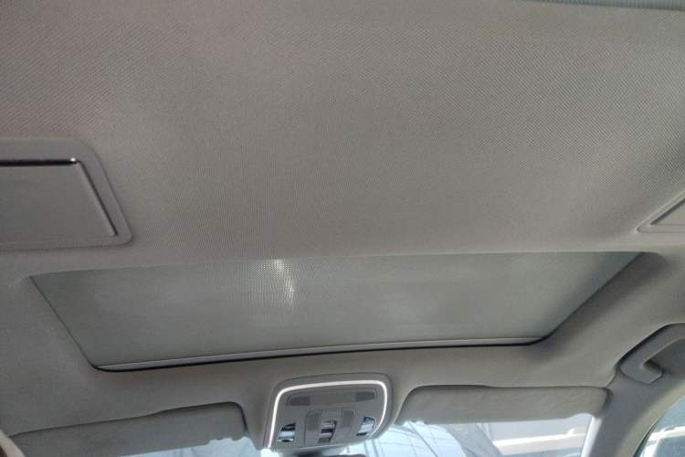 Used Audi A8 2014 A8L 45 TFSI quattro Comfort model Headliner