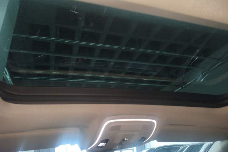 Used Audi A8 2014 A8L 45 TFSI quattro Comfort model Headliner