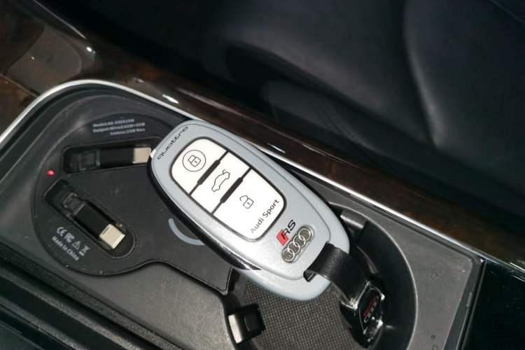 Used Audi A8 2014 A8L 45 TFSI quattro Comfort model Interior 1