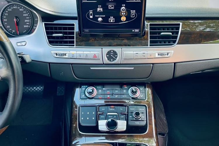 Used Audi A8 2014 A8L 60 TFSI quattro Exclusive Edition Interior 2